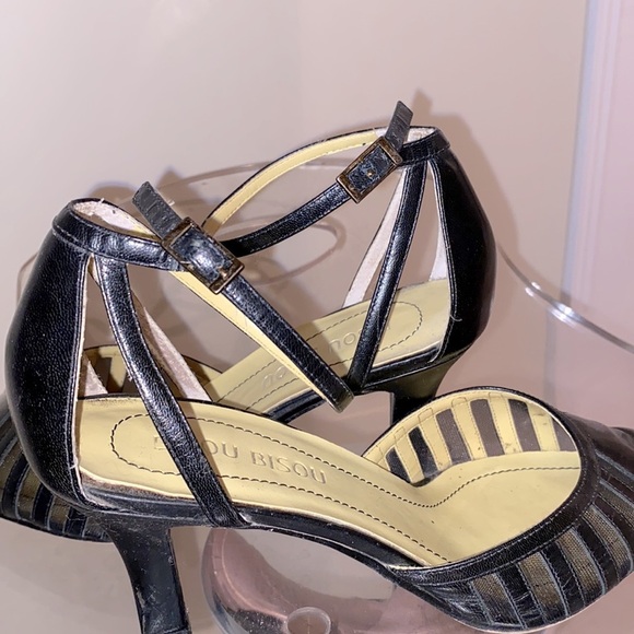 Bisou Bisou  heels, black, nylon mesh inserts / ankle straps w/ buckles 🖤🖤 - Picture 8 of 8
